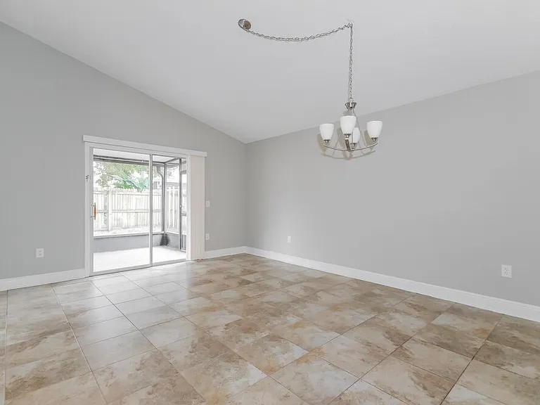 11305 Maybrook Ave — Photo 8