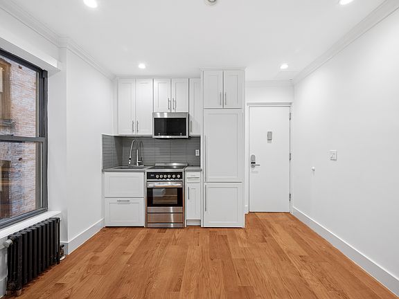 3rd image of 413 E 84th St APT 19