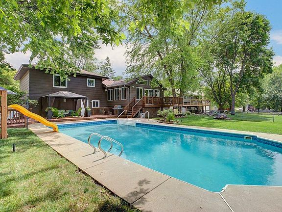 3rd image of 4491 Bramblewood Ave
