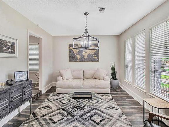 5th image of 2218 Shadywood Ct