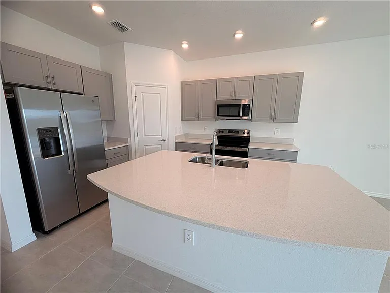 2212 Portrait St — Photo 8