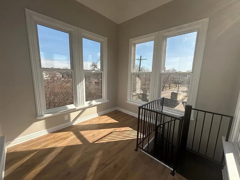 3805 Franklin Blvd #301 — Photo 60