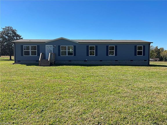 2nd image of 2202 Seagraves Rd