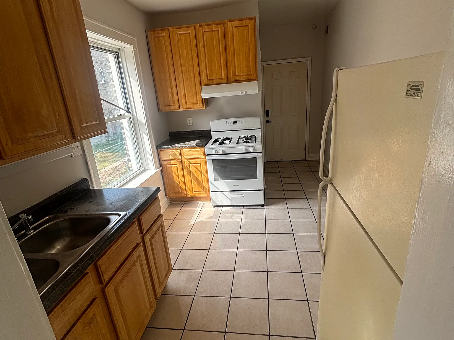1 bed, $1,300 — Photo 2