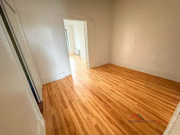 718 4th Ave #3 — Photo 9