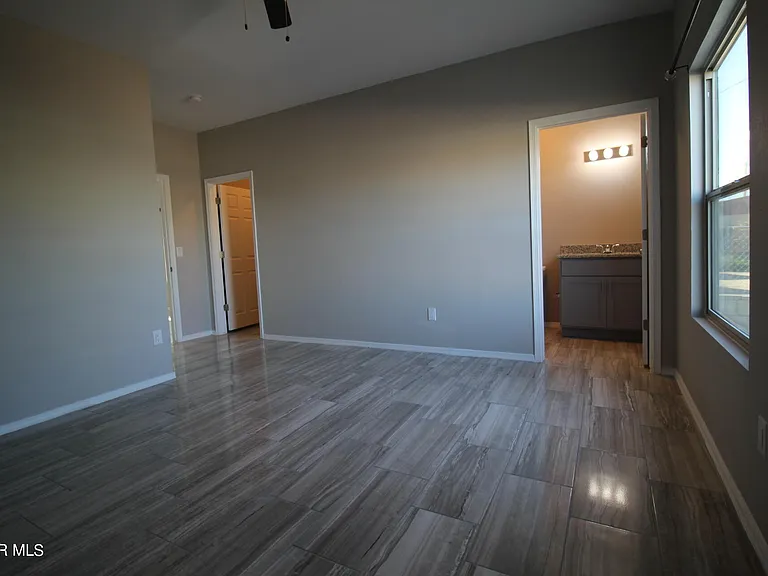 517 Val Verde St #B — Photo 39