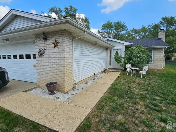 469 Evodia Plz #B, Monroe Township, NJ 08831