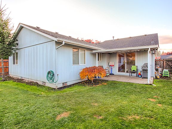 4th image of 741 Cater Dr NE