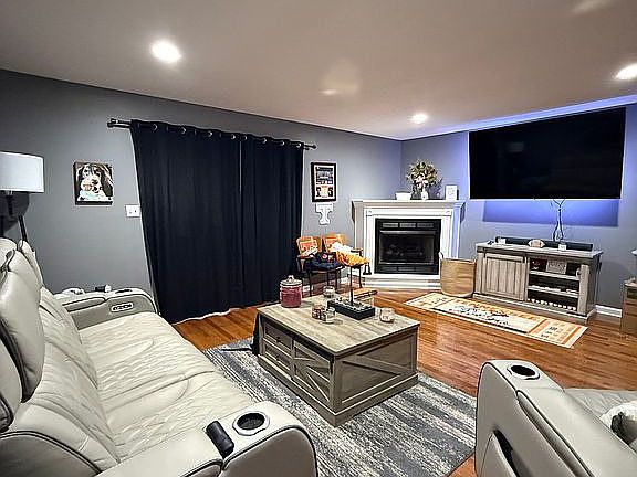 3rd image of 2045 N Economy Rd #4