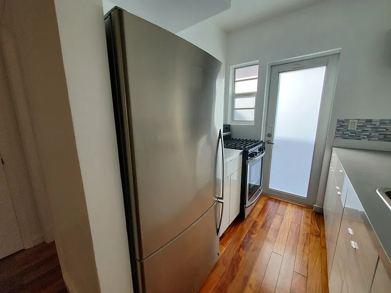 1235 Euclid Ave #12 — Photo 6