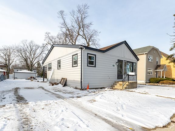 3rd image of 30 N Lincoln St