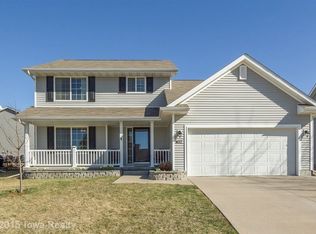 402 E 13th Pl, Indianola, IA 50125