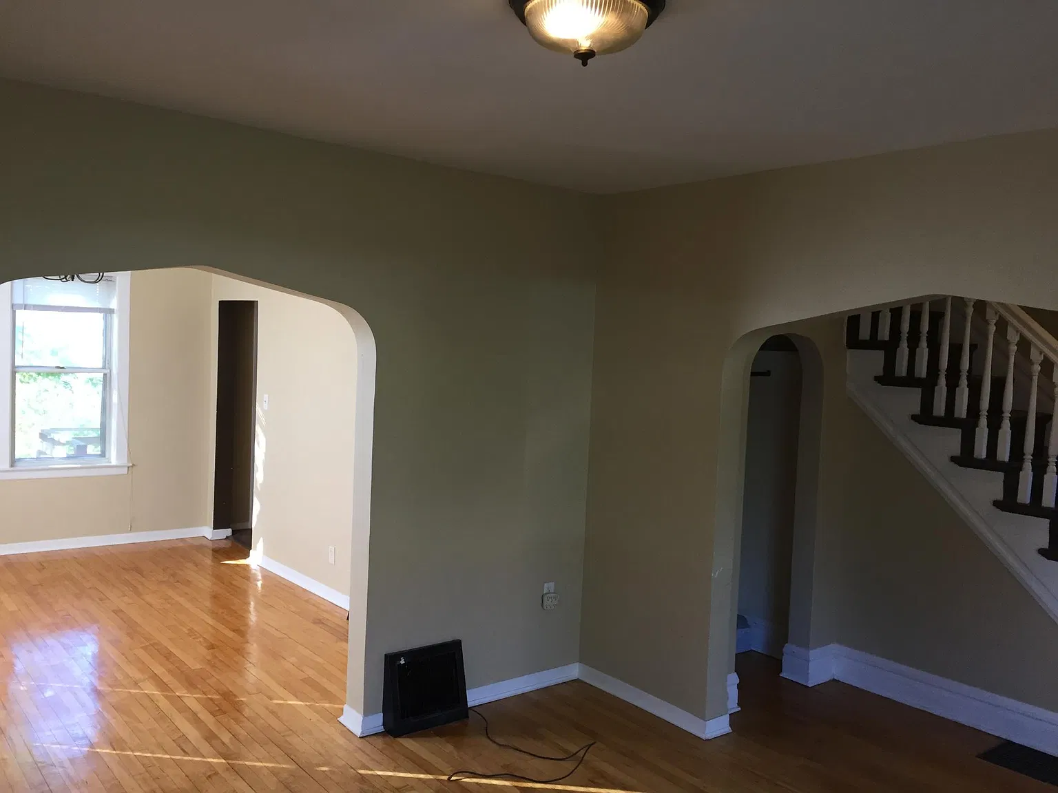 4 bed, 1120 sqft, $2,300 — Photo 2