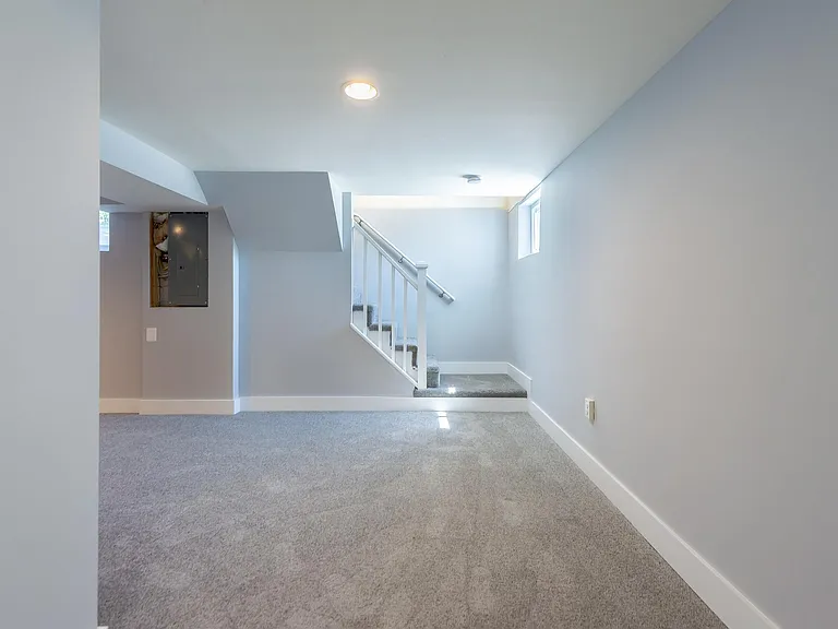105 Meadow Rd — Photo 5