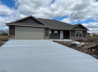 1100 Center Ct, Grove, OK 74344