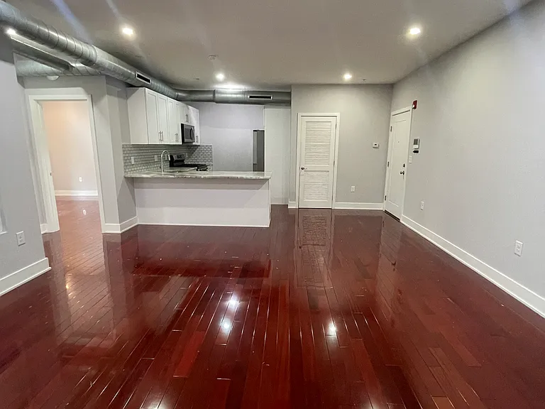 929 Marlborough St #16C — Photo 4
