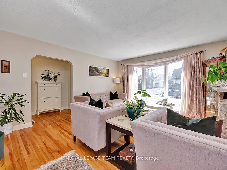 1233 Cheverton Ave — Photo 9