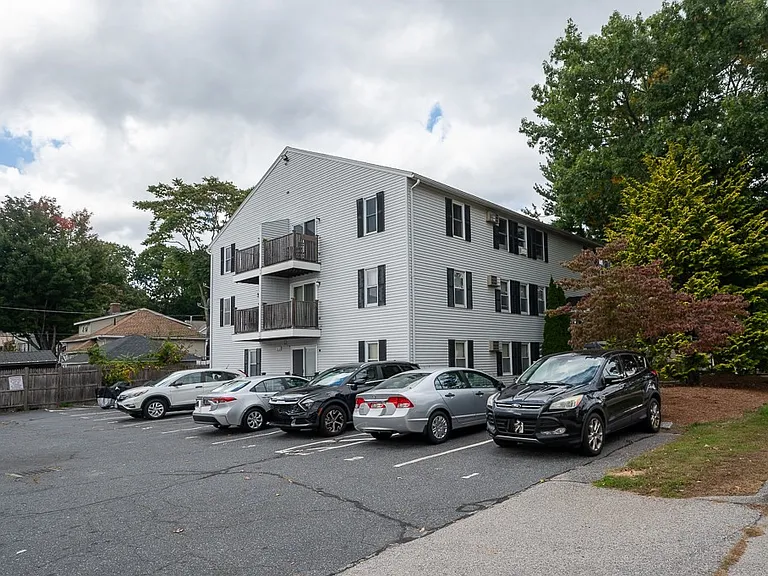 6 Inverness Ave #3 — Photo 1