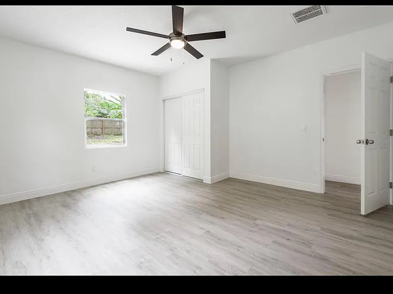 1305 E Osborne Ave — Photo 17