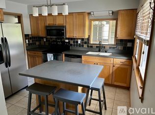10434 W Hillside Ave, Wauwatosa, WI 53222