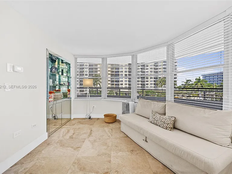 5555 Collins Ave #4B — Photo 5