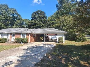 742 Pineridge Dr, Forest Park, GA 30297