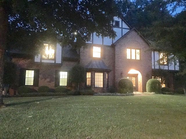 1st image of 2888 Oakleigh Ln