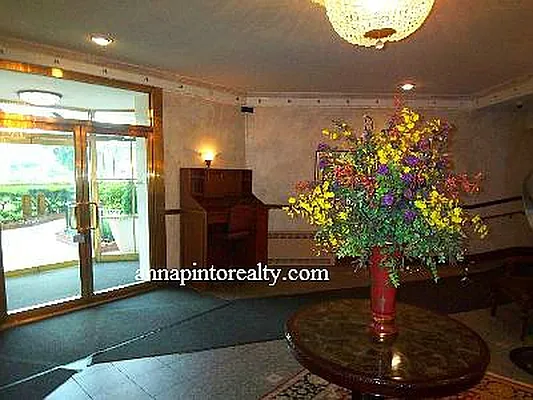 Sold by Anna Pinto Realty | media 29