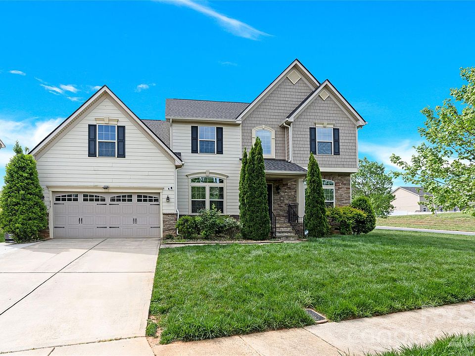 1st image of 817 Wingthorn Rose Dr