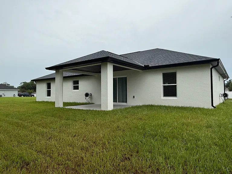 1607 NE 46th Rd — Photo 9