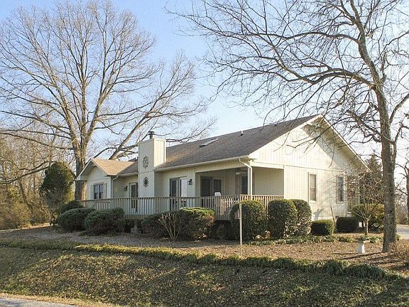 2nd image of 305 Mingo Dr