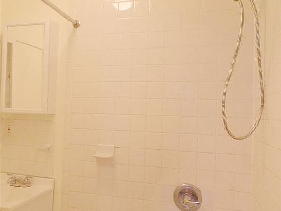 5th image of 269 W 132nd St APT 3