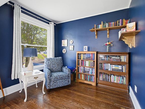 3rd image of 640 W Virginia Ave