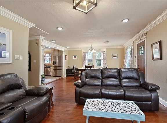 5th image of 39 Holly Dr