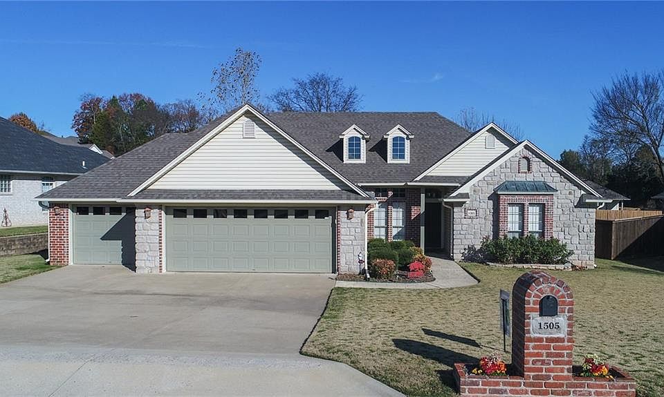 1st image of 1505 Breckenridge Dr