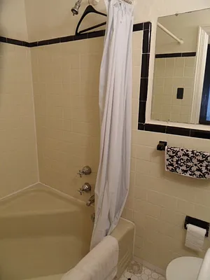 Rented by Skygroup Realty | media 33