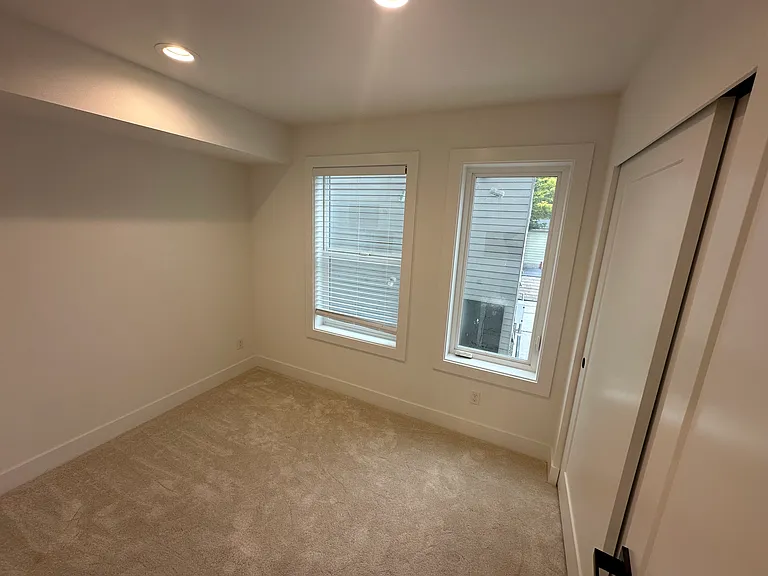 4318 SW Holly St — Photo 17