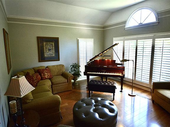 4th image of 1546 Cedar Mills Dr
