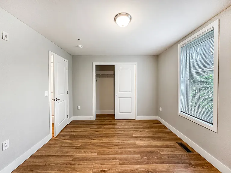 Venango Apartments — Photo 13