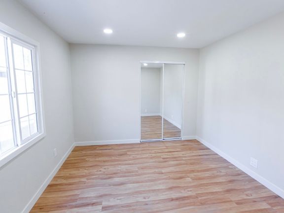 4th image of 5848 Oliva Ave