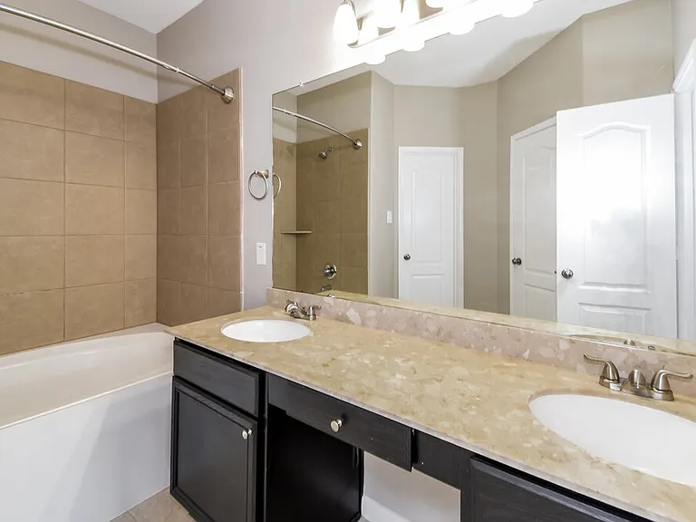 5115 Misty Ln — Photo 13