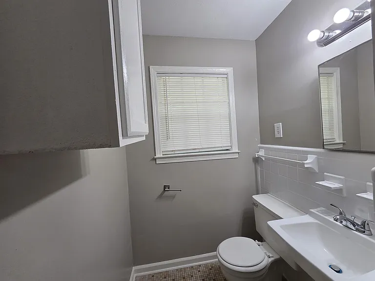 4723 Wooddale Ave — Photo 8