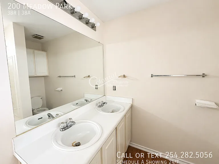 200 Meadow Park Dr — Photo 8