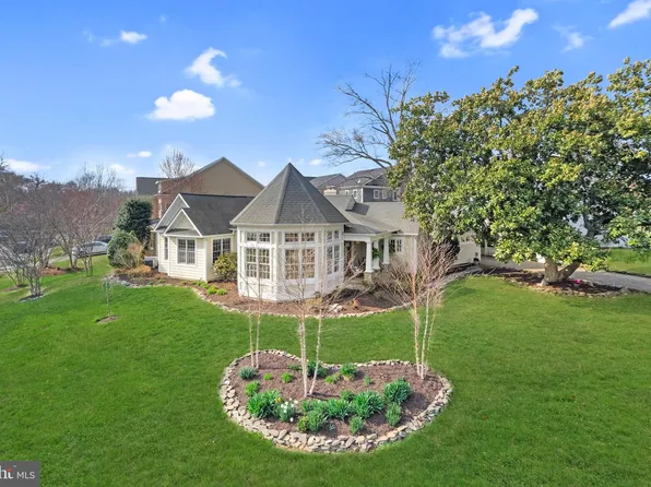 8118 Yorktown Dr, Alexandria, VA 22308