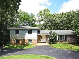 11N011 Rohrssen Rd, Elgin, IL 60120