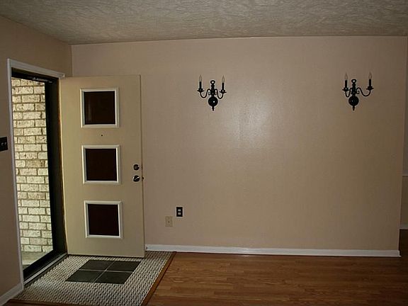 5th image of 2214 Dristone Dr