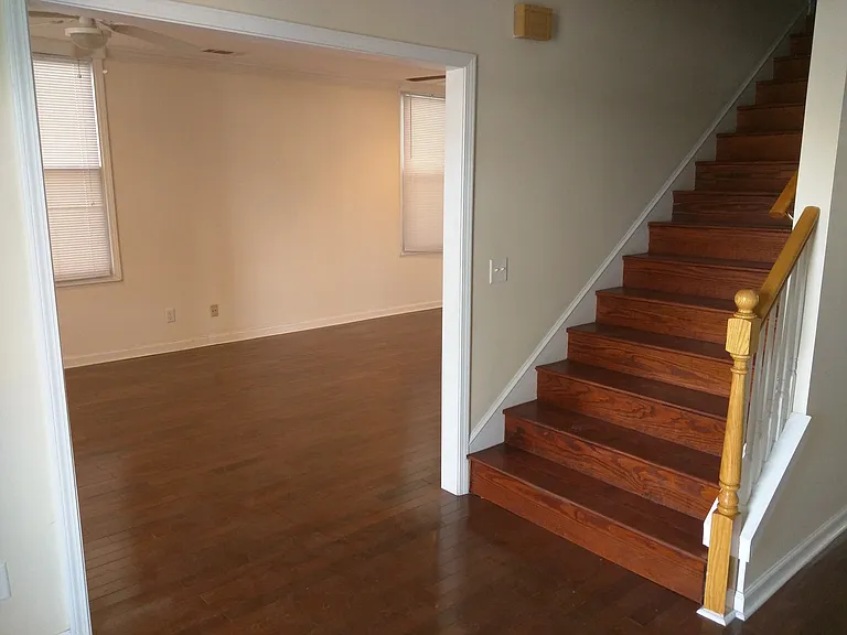 2225 Whitaker St — Photo 13