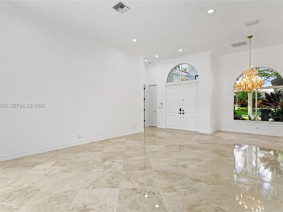 4th image of 11021 Redhawk St
