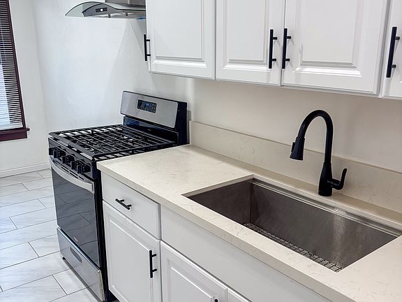 3rd image of 1416 S Glendale Ave #3