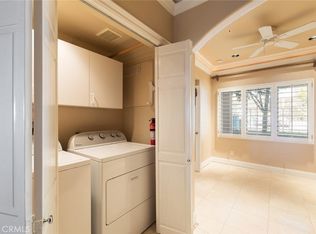 2602 E 20th St, Signal Hill, CA 90755